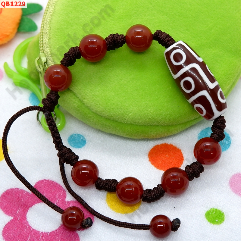QB1229 หินทิเบตลาย 9 ตา เชือกถัก ราคา 359 บาท http://ww2.hengmark.com/view_product/QB1229.htm