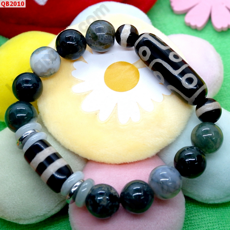 QB2010 สร้อยข้อมือหินDZI 9 ตา หมอยา และ 2 เส้น ราคา 599 บาท http://ww2.hengmark.com/view_product/QB2010.htm