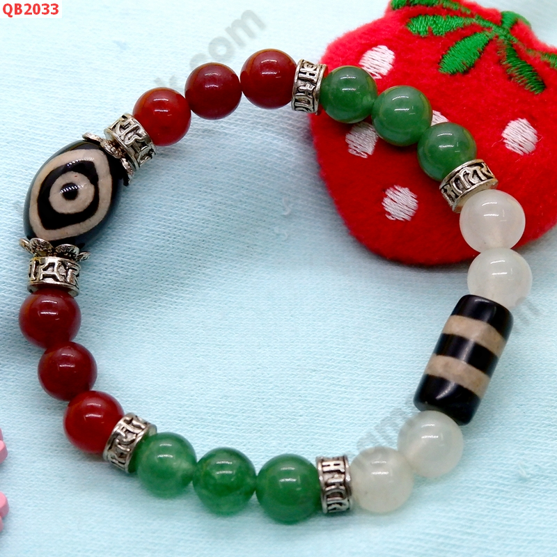 QB2033 สร้อยข้อมือหินDZI  ตามังกรและ 2 เส้น ราคา 299 บาท http://ww2.hengmark.com/view_product/QB2033.htm