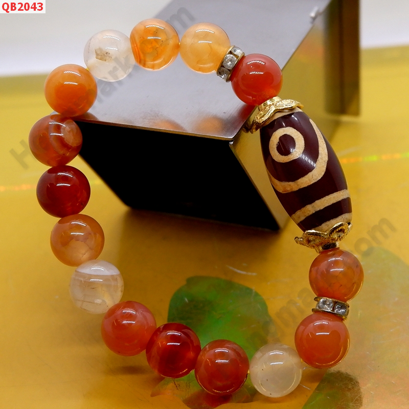 QB2043 สร้อยข้อมือหินDZI 2 ตา ราคา 399 บาท http://ww2.hengmark.com/view_product/QB2043.htm