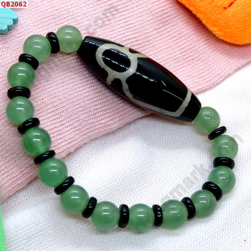 QB2062 สร้อยข้อมือหินDZI ไฉ่ซิงเอี๊ย ราคา 299 บาท http://ww2.hengmark.com/view_product/QB2062.htm