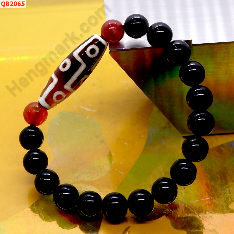 QB2065 สร้อยข้อมือหินDZI 9 ตา ราคา 299 บาท http://ww2.hengmark.com/view_product/QB2065.htm