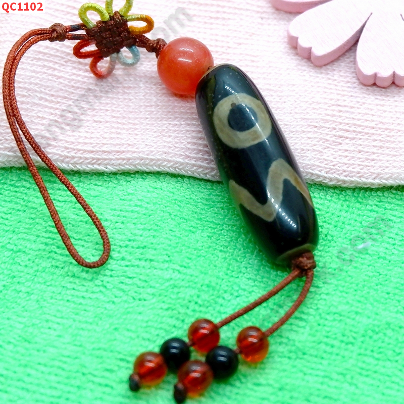 QC1102 หินทิเบตแขวนมือถือ ลาย3 ตา ภูเขา ราคา 229 บาท http://ww2.hengmark.com/view_product/QC1102.htm