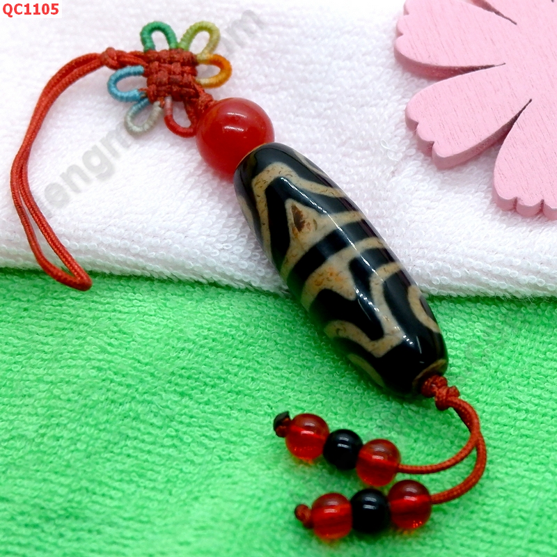 QC1105 หินทิเบตแขวนมือถือ ลาย4ตาเขี้ยวเสือ ราคา 229 บาท http://ww2.hengmark.com/view_product/QC1105.htm