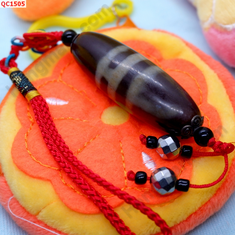 QC1505 หินทิเบตลาย 3 เส้น แบบแขวน ราคา 379 บาท http://ww2.hengmark.com/view_product/QC1505.htm