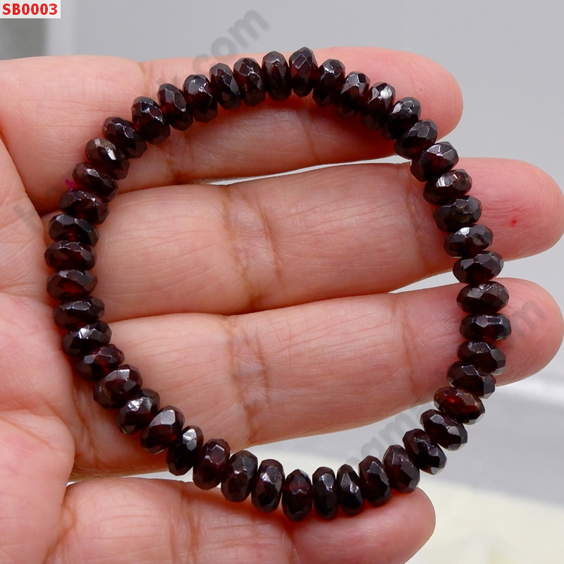 SB0003 สร้อยข้อมือโกเมน 6 มม. ราคา 399 บาท http://ww2.hengmark.com/view_product/SB0003.htm