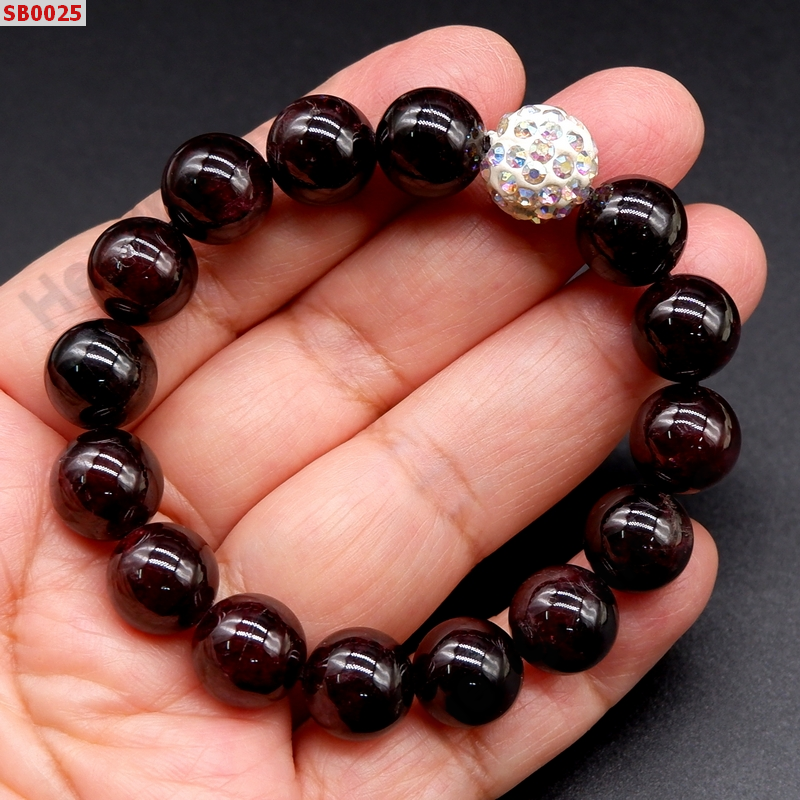 SB0025 สร้อยข้อมือโกเมน ราคา 479 บาท http://ww2.hengmark.com/view_product/SB0025.htm