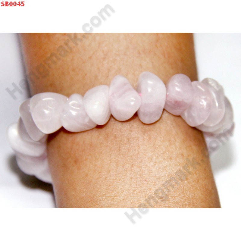 SB0045 สร้อยข้อมือหินธรรมชาติ โรสควอตซ์ ราคา 199 บาท http://ww2.hengmark.com/view_product/SB0045.htm
