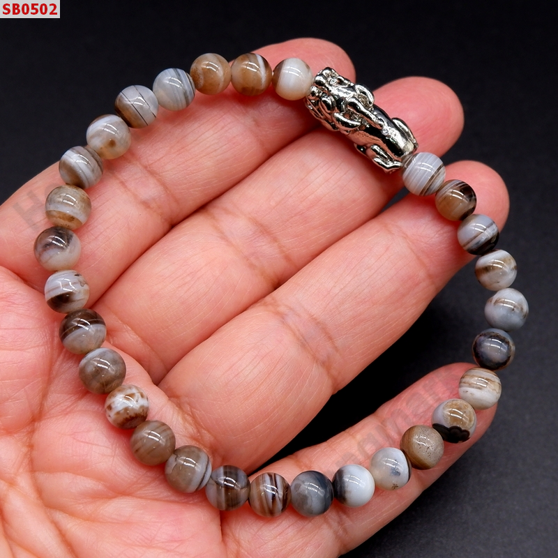 SB0502 สร้อยช้อมือหินอะเกตลายขาว+ปี่เซียะสีเงิน ราคา 279 บาท http://ww2.hengmark.com/view_product/SB0502.htm