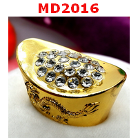 ก้อนทองฝังเพชร ก้อนใหญ่ ก้อนทองฝังเพชร ก้อนใหญ่ ด้านข้างสลักรูปหงส์และมังกร เสริมความยิ่งใหญ่ เสริมความรักและเสริมความร่ำรวย
