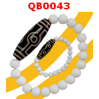 QB0043 : สร้อยข้อมือ หินดีซีไอ 7 ตา