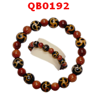 QB0192 : สร้อยข้อมือหินทิเบต  ลายลามะยิ้ม 10 เม็ด
