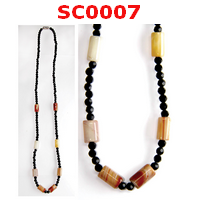 SC0007 : สร้อยคอคริสตัลดำร้อยกับหินคาร์เนเลียน